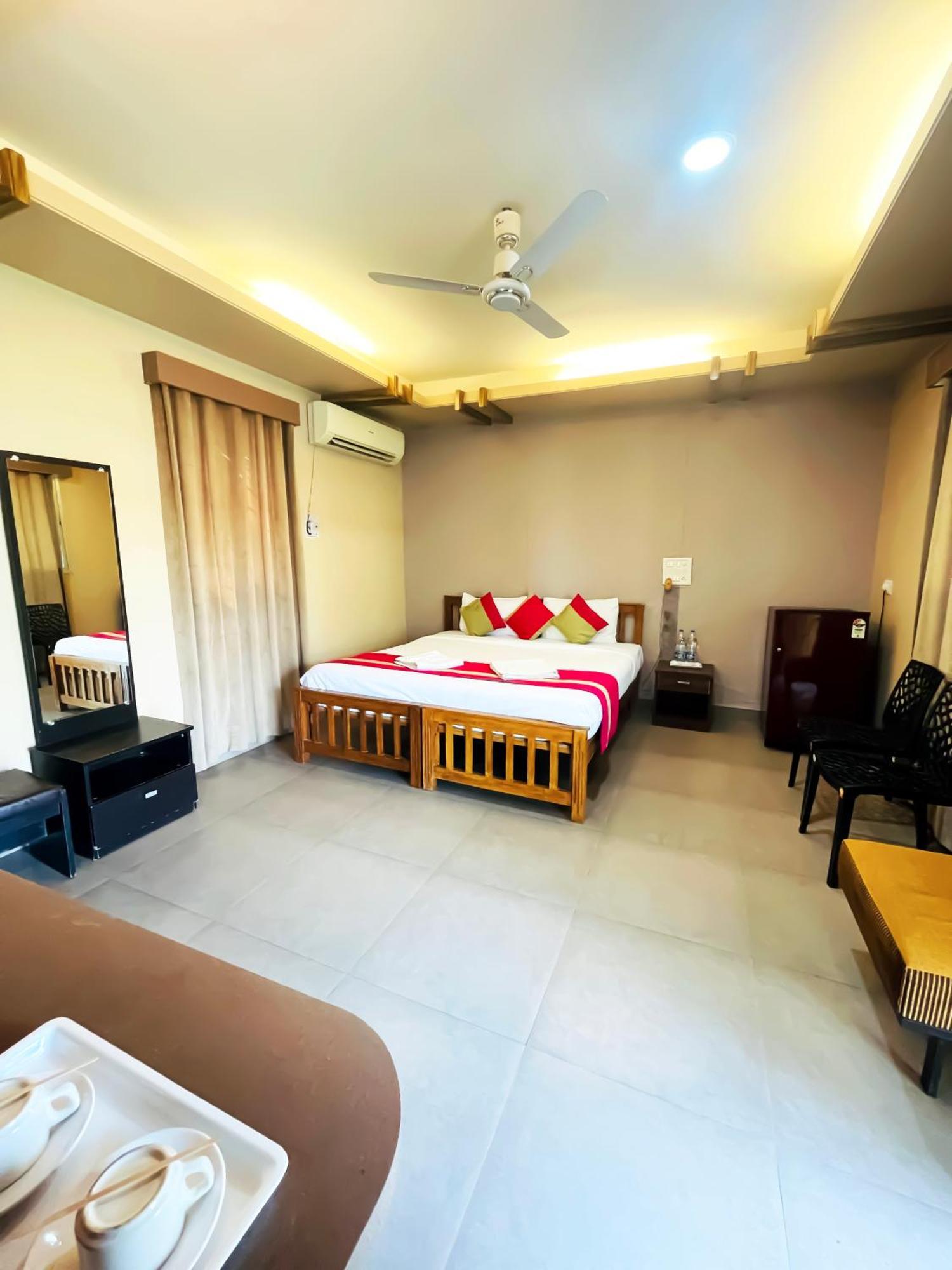 Lighthouse Waterpark And Resort Mansar Exterior photo